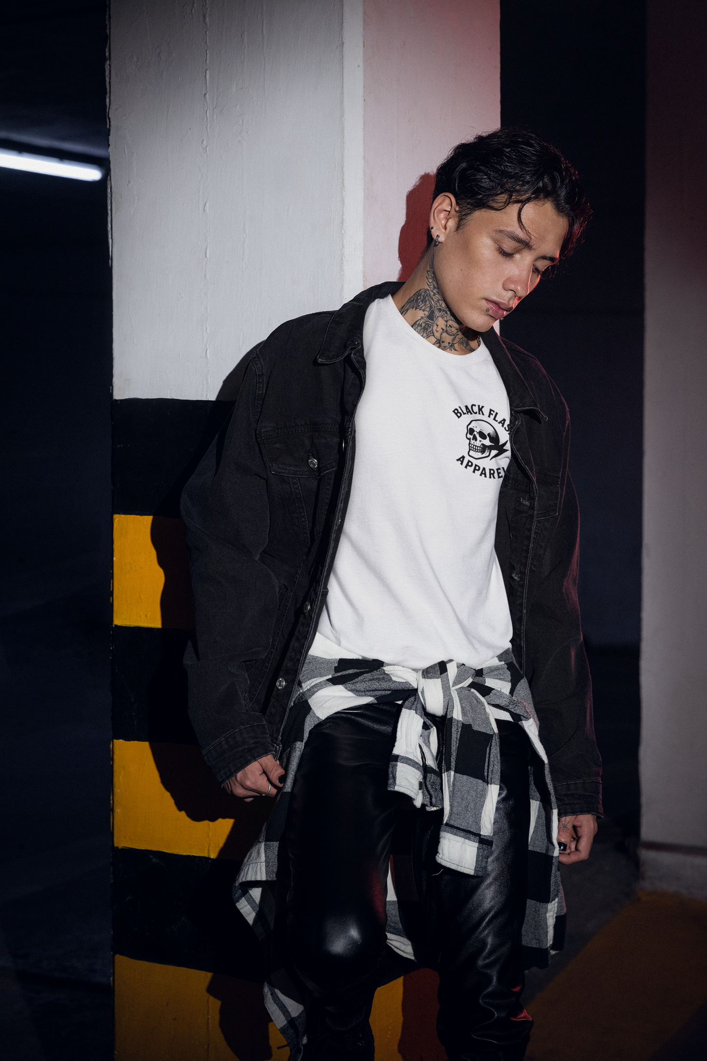 Black Flash Logo Tee No1 Heavyweight Unisex Crewneck T-shirt